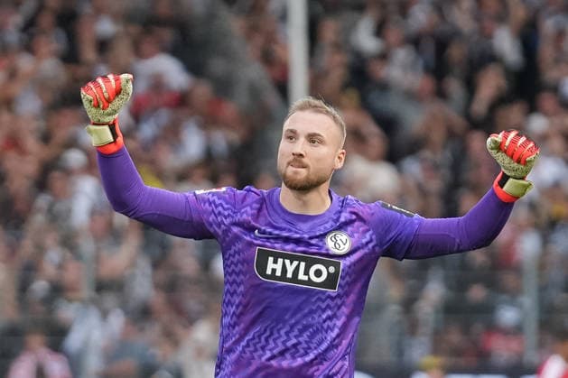 Deutschland: Fußball 1. Bundesliga 2026 2027, 3. Spieltag - FC Bayern München vs SV Elversberg - Ursapharm-Arena an der Kaiserlinde (Elversberg): Torjubel von Nicolas Kristof (SVE, 20) zum 1:1 für Elversberg durch Maurice Krattenmacher (SVE, 7) Copyright: xTobiasxWentzellx