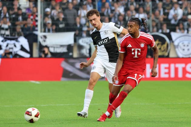 13.09.2026, Fussball, Herren, 1. Bundesliga, Saison 2026 2027, SV 07 Elversberg - FC Bayern München, Maurice Krattenmacher (SV 07 Elversberg), Michael Olise (FC Bayern München) Elversberg Ursapharm-Arena an der Kaiserlinde Saarland Deutschland (DEU) Copyright: xFabianxKleerx