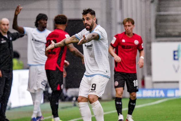 Deutschland: Fussball Saison 2026 2027 , 3. Liga , 5. Spieltag , SV Wehen Wiesbaden vs. SV Waldhof Mannheim - Brita-Arena (Wiesbaden) : Goncalo Gregorio Goncalo Gregorio (SV Waldhof Mannheim, 9) Geste, Gestik, Emotion, Mimik, Gesichtsausdruck, Emotion Wiesbaden Brita-Arena Deutschland Germany Copyright: xBennetxLongx