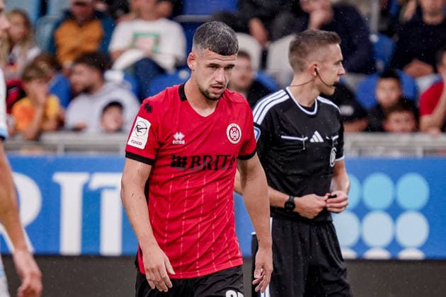 Deutschland: Fussball Saison 2026 2027 , 3. Liga , 5. Spieltag , SV Wehen Wiesbaden vs. SV Waldhof Mannheim - Brita-Arena (Wiesbaden) : Jordy Gillekens (SV Wehen Wiesbaden, 27) Mimik, Gesichtsausdruck, Emotion Wiesbaden Brita-Arena Deutschland Germany Copyright: xBennetxLongx