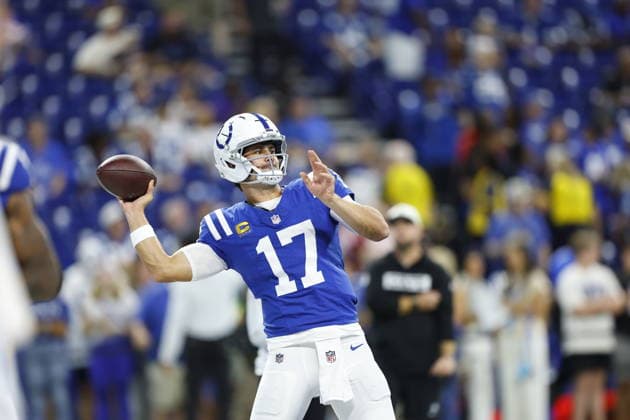INDIANAPOLIS, IN - SEPTEMBER 13: Indianapolis Colts quarterback Daniel Jones (17) warms up prior to the start of a NFL, American Football Herren, USA game between the Baltimore Ravens and the Indianapolis Colts on September 13, 2026 at Lucas Oil Stadium in Indianapolis, IN. (Photo by Jeffrey Brown Icon Sportswire) NFL: SEP 13 Ravens at Colts EDITORIAL USE ONLY Icon091326006
