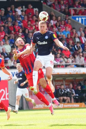 2. Liga, Spieltag 5, Saison 2026 27, FC Heidenheim - Holstein Kiel Jonas Foehrenbach (FC Heidenheim), Phil Harres (Holstein Kiel) - FC Heidenheim - Holstein Kiel 2. Liga, Spieltag 5, Saison 2026 27, FC Heidenheim - Holstein Kiel Deutschland, Heidenheim, Voith Arena, 13.09.2026