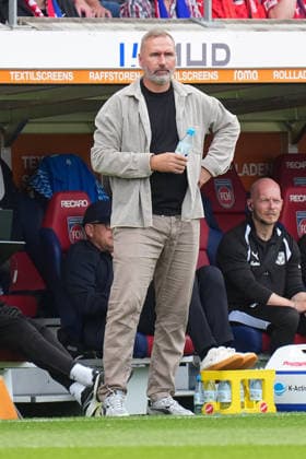 2. Liga, Spieltag 5, Saison 2026 27, FC Heidenheim - Holstein Kiel Tim Walter (Chef Trainer Holstein Kiel) - FC Heidenheim - Holstein Kiel 2. Liga, Spieltag 5, Saison 2026 27, FC Heidenheim - Holstein Kiel Deutschland, Heidenheim, Voith Arena, 13.09.2026