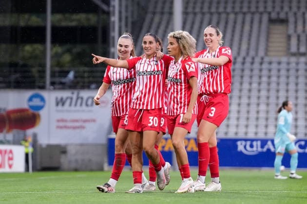 Alena Bienz (SC Freiburg, 08), İlayda Acıkgöz Ilayda Acikgoez (SC Freiburg, 30), Amira Arfaoui (SC Freiburg, 17), Alina Axtmann (SC Freiburg, 03) Torjubel, Emotionen, Jubel, Torerfolg, Abschluss, Treffer , Deutschland, Fussball, GooglePixel Frauen-Bundesliga, 4.Spieltag, 2026 2027, SC Freiburg vs. 1. FSV Mainz 05, 13.09.2026, Dreisamstadion, Freiburg Freiburg Dreisamstadion Baden-Wuerttemberg Deutschland Copyright: xArnexAmbergx
