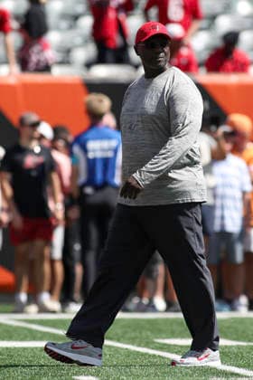 Sep 13, 2026; Cincinnati, OH, USA; Tampa Bay Bucs head coach Todd Bowles prior to WEEK 1 of the NFL, American Football Herren, USA regular season between the Cincinnati Bengals and the Tampa Bay Buccaneers at Paycor Stadium. Mandatory Credit: -Cal Media NFL 2026: Buccaneers Vs Bengals SEP 13  - ZUMAc04_ 20260913_zma_c04_019 Copyright: xKevinxSchultzx