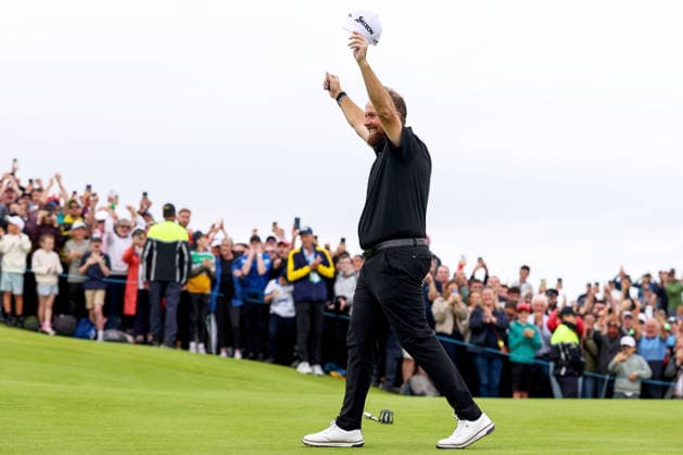 2026 Amgen Irish Open - Fourth Round, Trump International Golf Links, Doonbeg 13 9 2026 Shane Lowry celebrates after making a birdie on the eighteenth green and winning the Amgen Irish Open Shane Lowry celebrates after making a birdie on the eighteenth green and winning the Amgen Irish Open 13 9 2026  Copyright: xx BB2_3027_1