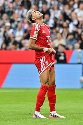 1. Fussball Bundesliga: SV Elversberg - FC Bayern Muenchen, 13.09.2026 ELVERSBERG, GERMANY; 13. SEPTEMBER: im Bild Luis DIAZ (FC Bayern Munich 14) der sich über eine vergebene Chance ärgert Einzelfoto Freisteller während dem Match der Bundesliga zwischen der SV Elversberg und dem FC Bayern München am 3. Spieltag in der Ursapharm-Arena an der Kaiserlinde DFL REGULATIONS PROHIBIT ANY USE OF PHOTOGRAPHS AS IMAGE SEQUENCES AND OR QUASI-VIDEO Copyright: xBEAUTIFULxSPORTS Goldbergx