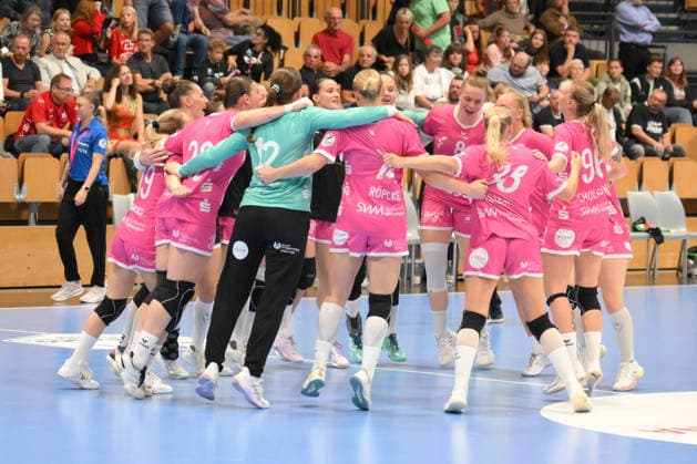 Die TusSies Metzingen bejubeln den Sieg. GER, BSV Sachsen Zwickau vs. TusSies Metzingen, Handball, Bundesliga, Frauen, Alsco HBF, 3. Spieltag, Saison 2026 2027, 13.09.2026 GER, BSV Sachsen Zwickau vs. TusSies Metzingen, Handball, Bundesliga, Frauen, Alsco HBF, 3. Spieltag, Saison 2026 2027, 13.09.2026 Zwickau Copyright: xEibner-Pressefotox EP_BHR
