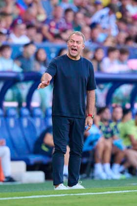 Levante UD v FC Barcelona, Barca - LaLiga EA Sports 2026 27 VALENCIA, SPAIN - SEPTEMBER 13: Hansi Flick, head coach of FC Barcelona looks on during the LaLiga EA Sports 2026 27 match between Levante UD and FC Barcelona at Estadi Ciutat de Valencia on September 13, 2026, in Valencia, Spain. (Photo by Francisco Macia Photo Players Images Magara Press) Valencia Estadi Ciutat de Valencia Spain Copyright: xFranciscoxMaciax