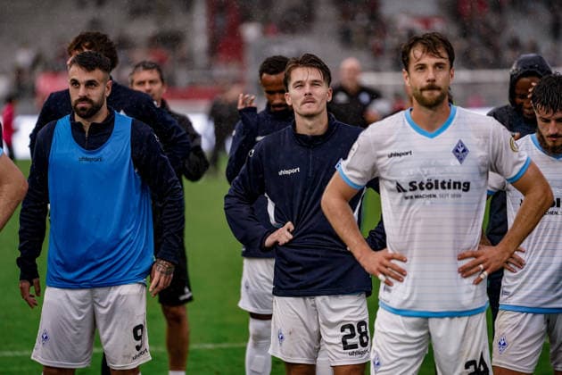 Deutschland: Fussball Saison 2026 2027 , 3. Liga , 5. Spieltag , SV Wehen Wiesbaden vs. SV Waldhof Mannheim - Brita-Arena (Wiesbaden) : Diego Michel (SV Waldhof Mannheim, 28) Mimik, Gesichtsausdruck, Emotion, nach dem Spiel bei den Fans Wiesbaden Brita-Arena Deutschland Germany Copyright: xBennetxLongx