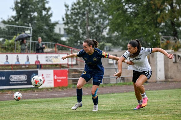 13.09.2026, Fußball, 2. Frauen-Bundesliga, 2026 2027, 6. Spieltag, SG 99 Andernach - Eintracht Frankfurt U20 Vanessa Zilligen (15 Andernach) und Jana Theijs (2 Frankfurt U20) kämpfen um den Ball.