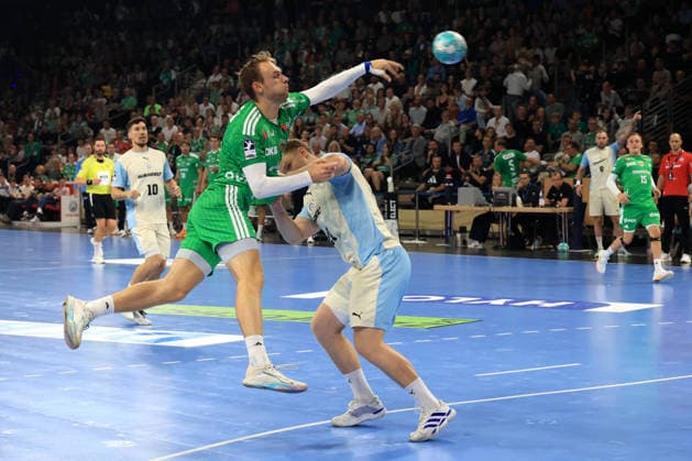 13.09.2026, GER Deutschland, Handball, 1.Bundesliga, 27.08.2026, Saison 2026 2027, Berlin, Fuechse Berlin vs Gummersbach Mathias Gidsel ( Fuechse Berlin 19 ), Kristjan Horzen ( VfL Gummersbach 27 ) nordphoto GmbH Engler Berlin Max-Schmeling-Halle Berlin Deutschland Copyright: xNordphotox xEnglerx