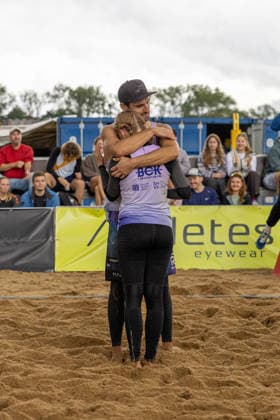 13.09.2026 Beachvolleyball 1. Beachclub Kiel e.V. Deutsche Mixed Meisterschaften Lena Pilz und Kai Pilz, direkt nach dem verwandelten Satzball zur Deutschen Meisterschaft Kiel Beachanlage Nordmarksportfeld Schleswig Holstein Deutschland