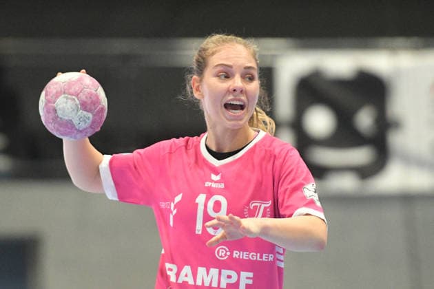 Johanna Farkas (TusSies Metzingen) gibt Anweisungen. GER, BSV Sachsen Zwickau vs. TusSies Metzingen, Handball, Bundesliga, Frauen, Alsco HBF, 3. Spieltag, Saison 2026 2027, 13.09.2026 GER, BSV Sachsen Zwickau vs. TusSies Metzingen, Handball, Bundesliga, Frauen, Alsco HBF, 3. Spieltag, Saison 2026 2027, 13.09.2026 Zwickau Copyright: xEibner-Pressefotox EP_BHR