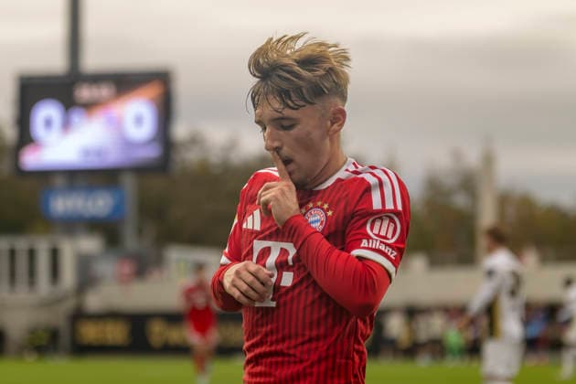 Elversberg, Deutschland 13. September 2026: 1. BL - 2026 2027 - Sp. 3 - SV Elversberg gegen FC Bayern München Im Bild: Torschütze Lennart Karl (FCB) jubelt nach seinem Tor zum 0:1 DFB DFL regulations prohibit any use of photographs as image sequences and or quasi-video URSAPHARM-Arena an der Kaiserlinde Saarland Copyright: xFotostandx xSchäferx