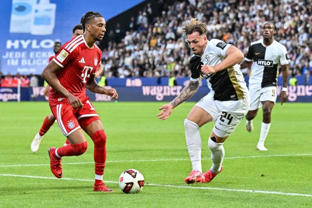 1. Fussball Bundesliga: SV Elversberg - FC Bayern Muenchen, 13.09.2026 ELVERSBERG, GERMANY; 13. SEPTEMBER: im Duell Michael OLISE (FC Bayern Munich 17) und Luca SCHNELLBACHER (SV Elversberg 24) während dem Match der Bundesliga zwischen der SV Elversberg und dem FC Bayern München am 3. Spieltag in der Ursapharm-Arena an der Kaiserlinde DFL REGULATIONS PROHIBIT ANY USE OF PHOTOGRAPHS AS IMAGE SEQUENCES AND OR QUASI-VIDEO Copyright: xBEAUTIFULxSPORTS Goldbergx