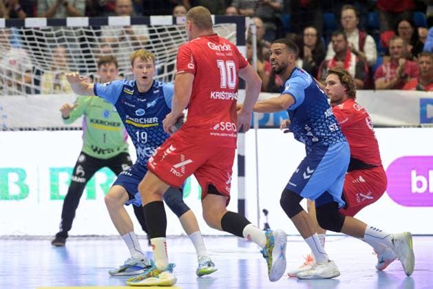 Dainis Kristopans (MT Melsungen 10) (am Ball), Linus Schmid (TVB Stuttgart 19), Philipp Ahouansou (TVB Stuttgart 5), Johannes Golla (MT Melsungen 14) (R) , GER, MT Melsungen - TVB 1898 Stuttgart, Handball, 1. Bundesliga, 4. Spieltag, Saison 2026 2027, 13.09.2026, GER, MT Melsungen - TVB Stuttgart, Handball, 1. Bundesliga, 4. Spieltag, Saison 2026 2027, 13.09.2026 Kassel Copyright: xEibner-Pressefotox xRolandxSippelx EP_RSL