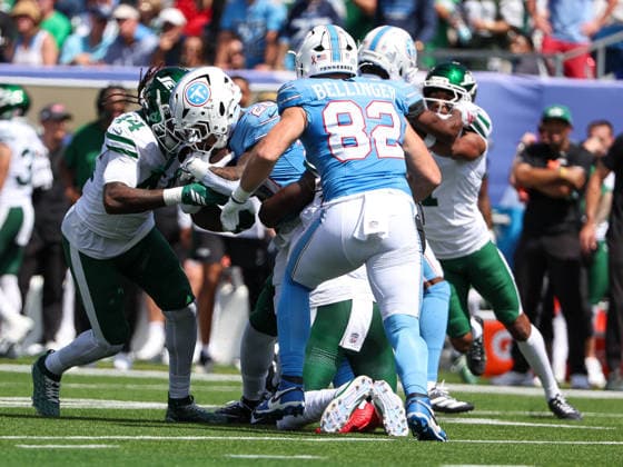 Sep 13, 2026; Nashville, TN, USA; Tennessee Titans running back Tony Pollard (20) is stopped by New York Jets linebacker Jamien Sherwood (44) during the NFL, American Football Herren, USA regular season game between the New York Jets and Tennessee Titans at Nissan Stadium. Mandatory Credit: -Cal Media NFL 2026: Jets Vs Titans SEP 13  - ZUMAc04_ 20260913_zma_c04_045 Copyright: xStephenxFurstx