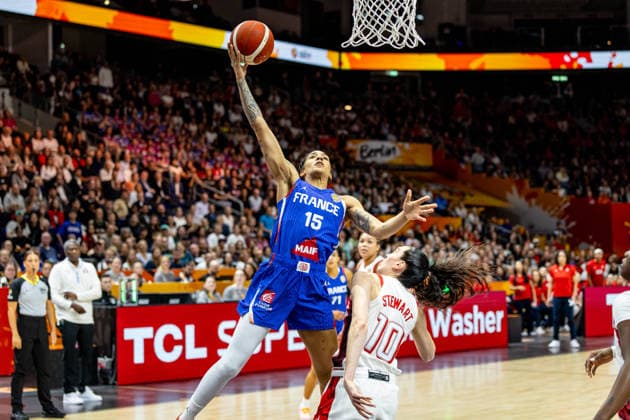 Basketball Berlin 13.09.2026 FIBA Women™s Basketball World Cup Germany 2026 Finale Final Vereinigte Staaten von Amerika (USA) - Frankreich (FRA) WILLIAMS Gabby (Frankreich, No.15) Breanna Stewart (USA, No.10)