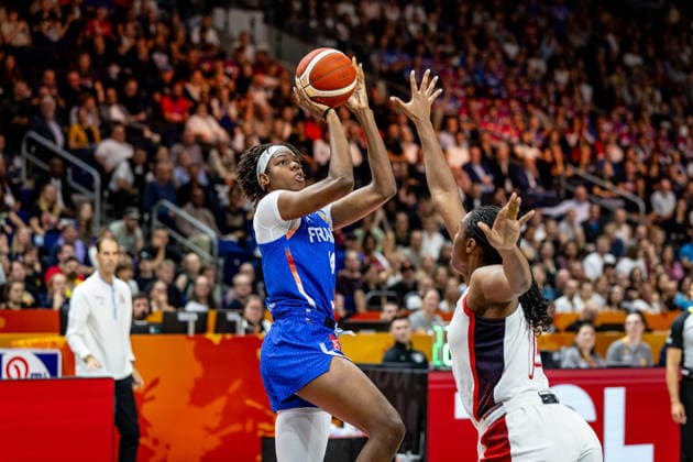 Basketball Berlin 13.09.2026 FIBA Women™s Basketball World Cup Germany 2026 Finale Final Vereinigte Staaten von Amerika (USA) - Frankreich (FRA) MALONGA Dominique (Frankreich, No.14) Aliyah Boston (USA, No.14)