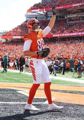 CINCINNATI, OH - SEPTEMBER 13: Cincinnati Bengals tight end Mike Gesicki 88 reacts after catching a touchdown pass in a game between the Tampa Bay Buccaneers and the Cincinnati Bengals on September 13, 2026, at Paycor Stadium in Cincinnati, OH. (Photo by Jeff Moreland Icon Sportswire) NFL, American Football Herren, USA SEP 13 Buccaneers at Bengals EDITORIAL USE ONLY Icon168260913021