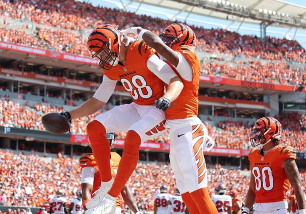 CINCINNATI, OH - SEPTEMBER 13: Cincinnati Bengals tight end Mike Gesicki 88 celebrates a touchdown with teammate Cincinnati Bengals wide receiver Ja marr Chase 1 in a game between the Tampa Bay Buccaneers and the Cincinnati Bengals on September 13, 2026, at Paycor Stadium in Cincinnati, OH. (Photo by Jeff Moreland Icon Sportswire) NFL, American Football Herren, USA SEP 13 Buccaneers at Bengals EDITORIAL USE ONLY Icon168260913023