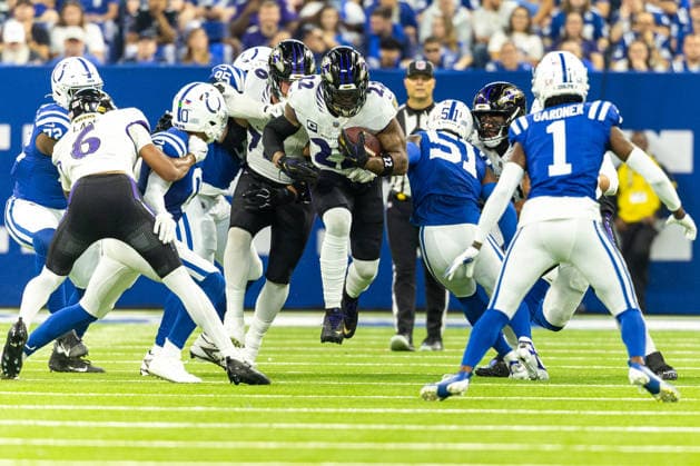 Sep 13, 2026; Indianapolis, IN, USA; Baltimore Ravens running back Derrick Henry (22) runs with the ball during NFL, American Football Herren, USA game action against the Indianapolis Colts at Lucas Oil Stadium. Mandatory Credit: -Cal Media Indianapolis USA - ZUMAc04_ 20260913_zma_c04_135 Copyright: xJohnxMersitsx