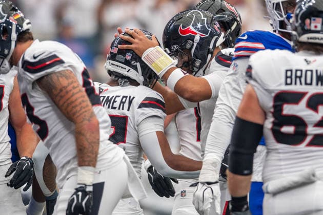 September 13, 2026: Houston Texans running back David Montgomery (32) celebrates his touchdown with Houston Texans quarterback C.J. Stroud (7) during a game between the Buffalo Bills and the Houston Texans in Houston, TX. .. CSM - ZUMAc04_ 20260913_zma_c04_064 Copyright: xTraskxSmithx