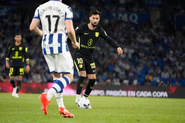 Alex Baena of Atletico de Madrid seen during LaLiga EA Sports 26 27 game between teams of Real Sociedad and Atletico de Madrid (Mickael Ducint Ball Raw Images) San Sebastian Estadio Anoeta Spain Copyright: xMickaelxDucintx mickaelducint_RealSociedad_AtleticoDeMadrid548
