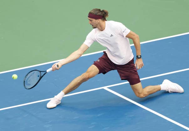 Alexander Zverev of Germany returns to Ben Shelton in the second set of the Men s Finals match in Arthur Ashe Stadium at the 2026 US Open Tennis Championship at the USTA Billie Jean King National Tennis Center in New York City on Sunday, September 13, 2026.  NYP20260913821 JOHNxANGELILLO