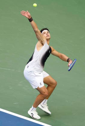 Ben Shelton serves to Alexander Zverev of Germany in the second set of the Men s Finals match in Arthur Ashe Stadium at the 2026 US Open Tennis Championship at the USTA Billie Jean King National Tennis Center in New York City on Sunday, September 13, 2026.  NYP20260913825 JOHNxANGELILLO