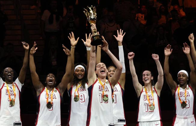 Team USA feiert die Weltmeisterschaft Basketball FIBA World Cup Weltmeisterschaft Frauen WM Finale Saison 2026 2027 13.09.2026 Frankreich vs USA
