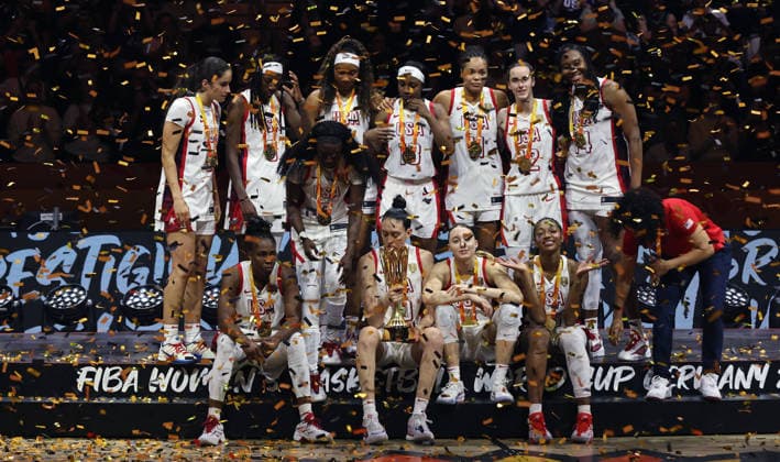 Team USA feiert die Weltmeisterschaft Basketball FIBA World Cup Weltmeisterschaft Frauen WM Finale Saison 2026 2027 13.09.2026 Frankreich vs USA