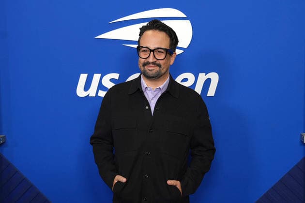 Lin-Manuel Miranda poses on the blue carpet at the US Open final match between Alexander Zverev of Germany and Ben Shelton of the United States at Arthur Ashe Stadium in Flushing Meadows, New York, USA, 13 September 2026. US Open: Men s Final – Alexander Zverev vs. Ben Shelton !ACHTUNG: NUR REDAKTIONELLE NUTZUNG!  Copyright: xOctavioxGuzmánx AME7060 20260913-55021391308_1