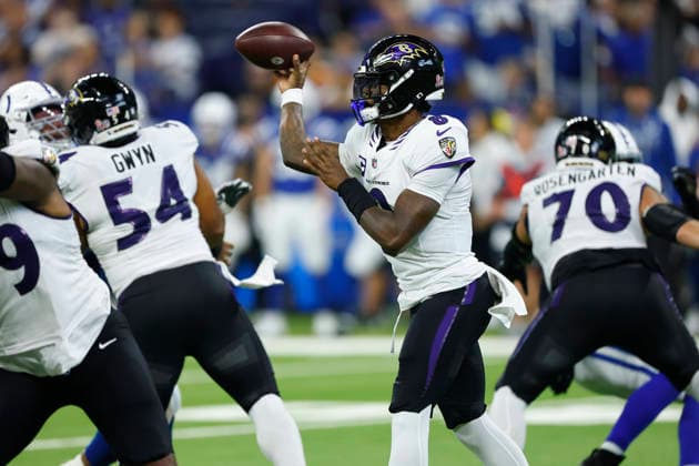 INDIANAPOLIS, IN - SEPTEMBER 13: Baltimore Ravens quarterback Lamar Jackson (8) throws a pass during a NFL, American Football Herren, USA game between the Baltimore Ravens and the Indianapolis Colts on September 13, 2026 at Lucas Oil Stadium in Indianapolis, IN. (Photo by Jeffrey Brown Icon Sportswire) NFL: SEP 13 Ravens at Colts EDITORIAL USE ONLY Icon091326039