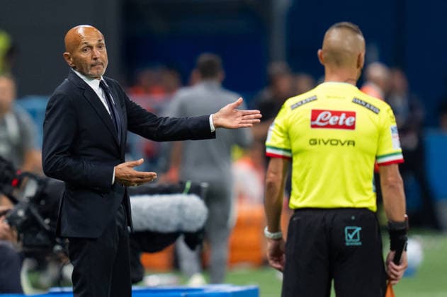 US Sassuolo v Juventus FC - Serie A Enilive Luciano Spalletti Head Coach of Juventus FC gestures during the Serie A Enilive match between US Sassuolo and Juventus FC at Mapei Stadium on September 13, 2026 in Reggio Emilia, Italy Reggio Emilia Mapei Stadium Emilia-Romagna Italy Copyright: xGiuseppexMaffiax 20260913_220436_SerieA_Sassuolo-Juventus_LIA02745