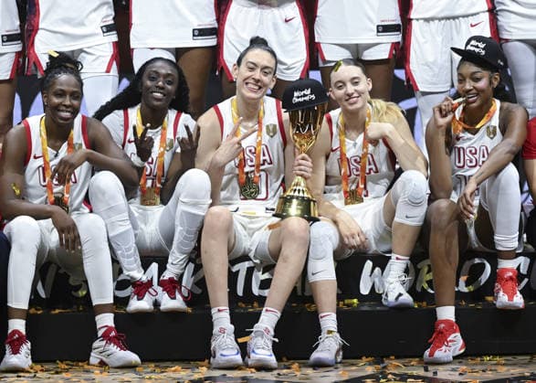 France v USA - FIBA Women s Basketball World Cup 2026 BERLIN, GERMANY - SEPTEMBER 13: USA team celebrates victory after winning the FIBA Women s Basketball World Cup 2026 final against France at Uber Arena in Berlin, Germany, on September 13, 2026. Halil Sagirkaya Anadolu Berlin Germany. Editorial use only. Please get in touch for any other usage.  Copyright: x2026xAnadoluxHalilxSagirkayax