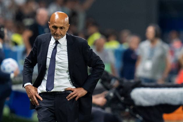 US Sassuolo v Juventus FC - Serie A Enilive Luciano Spalletti Head Coach of Juventus FC looks dejected after Vasilije Adzic of US Sassuolo Calcio scored third goal during the Serie A Enilive match between US Sassuolo and Juventus FC at Mapei Stadium on September 13, 2026 in Reggio Emilia, Italy Reggio Emilia Mapei Stadium Emilia-Romagna Italy Copyright: xGiuseppexMaffiax 20260913_223559_SerieA_Sassuolo-Juventus_LIA08193