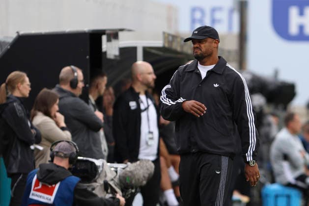 Trainer Vincent Kompany (FC Bayern Muenchen) gestikuliert, Gestik, ist enttaeuscht waehrend des Spiels der 1. Bundesliga zwischen SV Elversberg und FC Bayern Muenchen, Ursapharm-Arena am 13. September 2026 in Spiesen-Elversberg, Deutschland. (Foto von Oliver Kaelke DeFodi Images) +++ Trainer Vincent Kompany (FC Bayern Muenchen) gestures, looks dejected during the Bundesliga match between SV Elversberg and FC Bayern Muenchen at Ursapharm-Arena on September 13, 2026 in Spiesen-Elversberg, Germany. (Photo by Oliver Kaelke DeFodi Images) DFB DFL REGULATIONS PROHIBIT ANY USE OF PHOTOGRAPHS AS IMAGE SEQUENCES AND OR QUASI-VIDEO. (Photo by Oliver Kaelke DeFodi Images) -