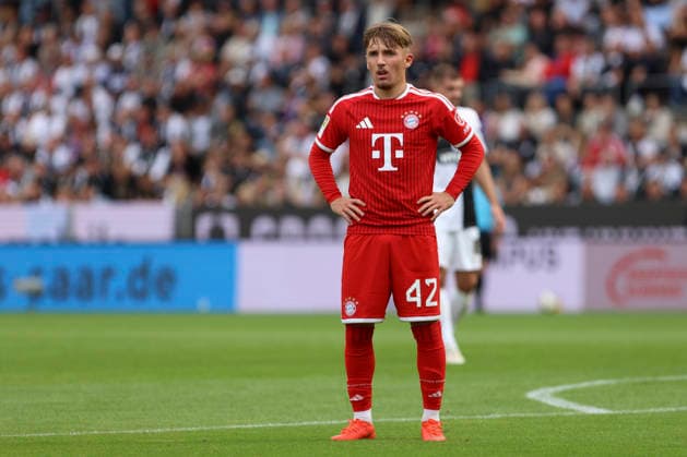 Lennart Karl (FC Bayern Muenchen) schaut waehrend des Spiels der 1. Bundesliga zwischen SV Elversberg und FC Bayern Muenchen, Ursapharm-Arena am 13. September 2026 in Spiesen-Elversberg, Deutschland. (Foto von Oliver Kaelke DeFodi Images) +++ Lennart Karl (FC Bayern Muenchen) looks on during the Bundesliga match between SV Elversberg and FC Bayern Muenchen at Ursapharm-Arena on September 13, 2026 in Spiesen-Elversberg, Germany. (Photo by Oliver Kaelke DeFodi Images) DFB DFL REGULATIONS PROHIBIT ANY USE OF PHOTOGRAPHS AS IMAGE SEQUENCES AND OR QUASI-VIDEO. (Photo by Oliver Kaelke DeFodi Images) -