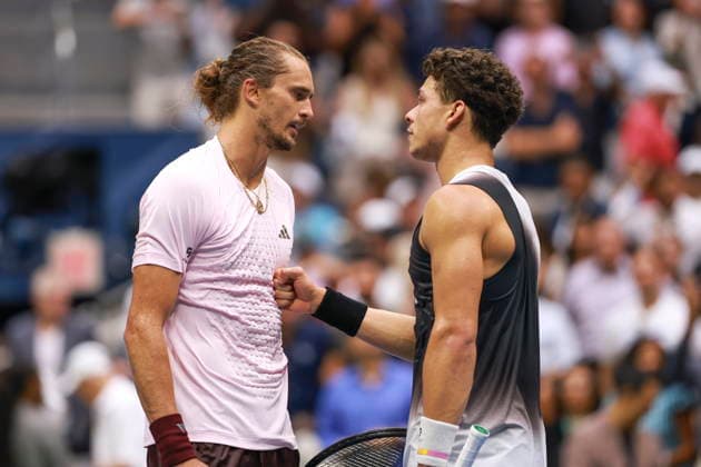 US Open tennis tournament - Day 15 Alexander Zverev (L) of Germany and Ben Shelton of the US meet at the net after Zverev wins the Men s Singles Finals of the US Open Tennis Championships at the USTA Billie Jean King National Tennis Center in Flushing Meadows, New York, USA, 13 September 2026. FLUSHING MEADOWS NEW YORK United States  Copyright: xCRISTOBALxHERRERA-ULASHKEVICHx