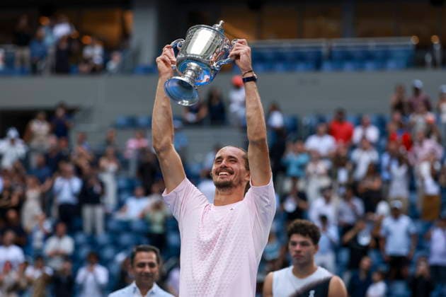 US Open tennis tournament - Day 15 Alexander Zverev of Germany poses with the Champions trophy after winning the Men s Singles Finals of the US Open Tennis Championships at the USTA Billie Jean King National Tennis Center in Flushing Meadows, New York, USA, 13 September 2026. FLUSHING MEADOWS NEW YORK United States  Copyright: xCRISTOBALxHERRERA-ULASHKEVICHx