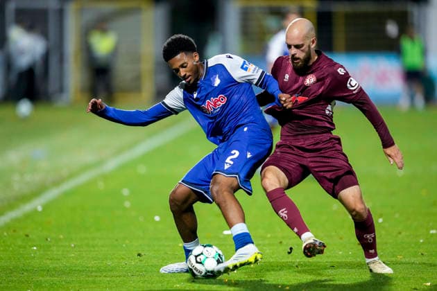 v.li.: Natnael Abraha (TSG II, 2), Adrian Stanilewicz (Köln, 20), Zweikampf, Spielszene, Duell, duel, tackle, tackling, Dynamik, Action, Aktion, 13.09.2026, Sinsheim (Deutschland), Fussball, 3. Liga, TSG 1899 Hoffenheim II - SC Fortuna Köln, DFB DFL REGULATIONS PROHIBIT ANY USE OF PHOTOGRAPHS AS IMAGE SEQUENCES AND OR QUASI-VIDEO.