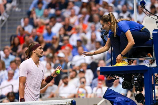 US Open tennis tournament - Day 15 Alexander Zverev of Germany (L) speaks to the umpire during a game against Ben Shelton of the US during the Men s Singles Finals of the US Open Tennis Championships at the USTA Billie Jean King National Tennis Center in Flushing Meadows, New York, USA, 13 September 2026. FLUSHING MEADOWS NEW YORK United States  Copyright: xCRISTOBALxHERRERA-ULASHKEVICHx
