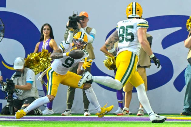 MINNEAPOLIS, MN - SEPTEMBER 13: Green Bay Packers wide receiver Christian Watson (9) catches a 2-yard pass for a touchdown during the second quarter of a NFL, American Football Herren, USA game between the Minnesota Vikings and Green Bay Packers on September 13, 2026, at U.S. Bank Stadium in Minneapolis MN. (Photo by Nick Wosika Icon Sportswire) NFL: SEP 13 Packers at Vikings EDITORIAL USE ONLY Icon20260913002