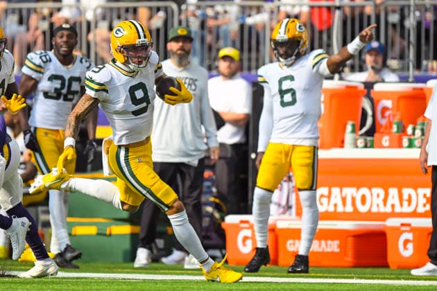 MINNEAPOLIS, MN - SEPTEMBER 13: Green Bay Packers wide receiver Christian Watson (9) on his way to an 81-yard touchdown reception during the first quarter of a NFL, American Football Herren, USA game between the Minnesota Vikings and Green Bay Packers on September 13, 2026, at U.S. Bank Stadium in Minneapolis MN. (Photo by Nick Wosika Icon Sportswire) NFL: SEP 13 Packers at Vikings EDITORIAL USE ONLY Icon20260913008