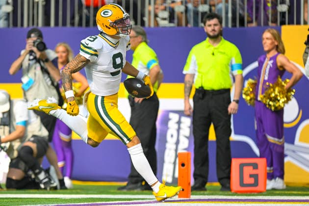 MINNEAPOLIS, MN - SEPTEMBER 13: Green Bay Packers wide receiver Christian Watson (9) scores a touchdown on an 81-yard reception during the first quarter of a NFL, American Football Herren, USA game between the Minnesota Vikings and Green Bay Packers on September 13, 2026, at U.S. Bank Stadium in Minneapolis MN. (Photo by Nick Wosika Icon Sportswire) NFL: SEP 13 Packers at Vikings EDITORIAL USE ONLY Icon20260913009