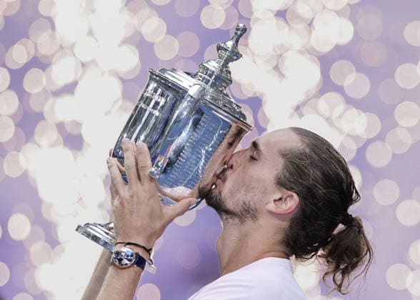 Alexander Zverev mit dem Pokal, Siegerehrung, Praesentation, US Open Championships, Billie Jean King National Tennis Center, Flushing Meadows, New York, USA . Copyright: xJuergenxHasenkopfx