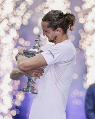 Alexander Zverev mit dem Pokal, Siegerehrung, Praesentation, US Open Championships, Billie Jean King National Tennis Center, Flushing Meadows, New York, USA . Copyright: xJuergenxHasenkopfx