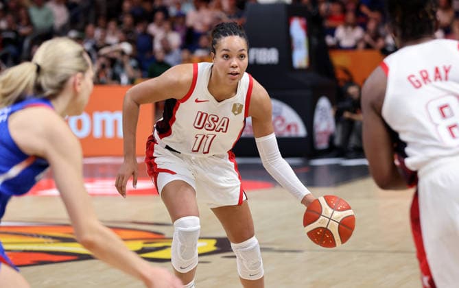 Napheesa Collier am Ball Aktion Oberkörper Basketball FIBA World Cup Weltmeisterschaft Frauen WM Finale Saison 2026 2027 13.09.2026 Frankreich vs USA